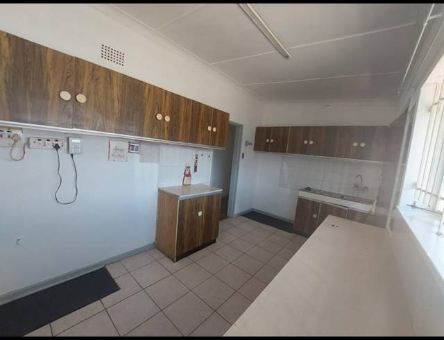 3 BEDROOM HOUSE FOR SALE IN BRENTHURST